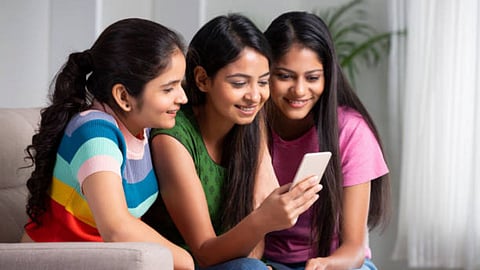 डॉ बाबासाहेब आंबेडकर मराठवाड़ा विश्वविद्यालय में हाल ही में केंद्रीय युवा महोत्सव पर नाट्यरंग मंच का आयोजन किया गया था। जिसमें युवाओं के लिए मोबाइल और सोशल मीडिया से जुड़ी प्रस्तुति दी गई।