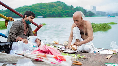 पितृपक्ष में के नए कपड़े खरीदने की सोच रहे हों, तो पहले ये बातें जान लें, होगा शुभ या अशुभ