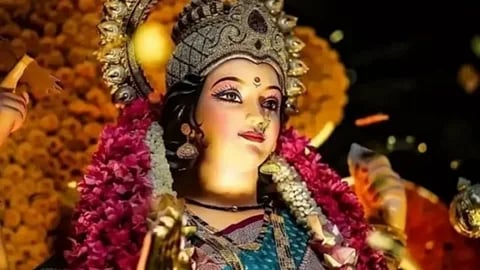 इस साल शारदीय नवरात्र में हाथी पर सवार होकर आएंगी मां दुर्गा, जानिए क्या है इसकी महिमा