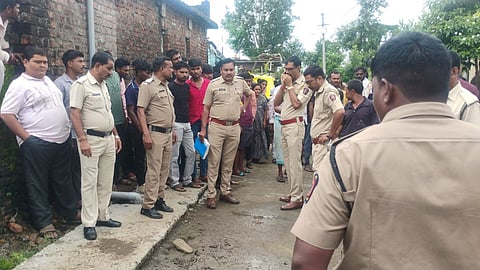Triple Murder in Amravati: अमरावती जिले में बीते दिन लगातार तीन हत्याओं से शहर दहल गया। शहर के दो हिस्सों में कही महालक्ष्मी का पर्व मातम में बदल गया तो कही पति की हत्या का तांडव देखने को मिला।