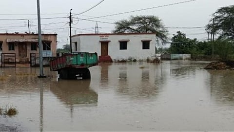 लौटते मानसून ने किया हलाकान फसलों को भारी नुकसान