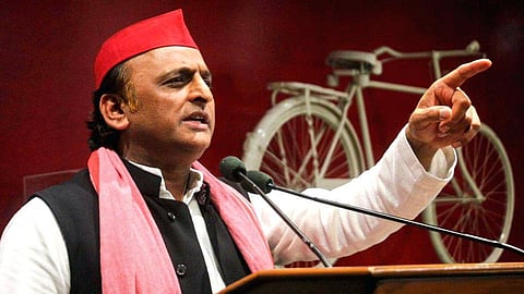 akhilesh-yadav-slams-yogi-government-over-dap-fertilizer-pda-remark
