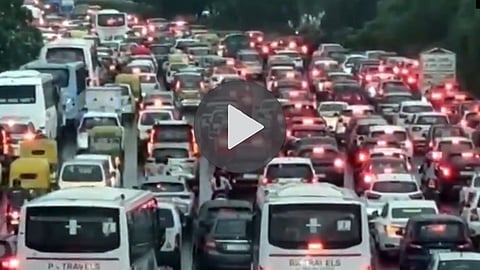 delhi-rain-breaks-15-year-record-roads-waterlogged-traffic-jam