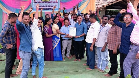 gadchiroli-kotwal-protest-fourth-class-demand-armori