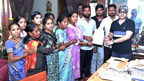 gadchiroli-tendu-leaves-workers-have-not-received-wages-for-4-months-contractor-appointment
