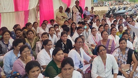 gondia-nhm-contract-workers-indefinite-strike