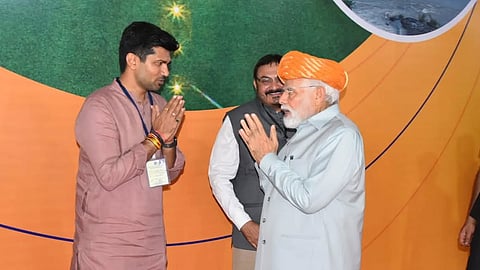 pm-modi-75-birthday-namo-yuva-run-in-gujarat-drug-free-self-reliant-india