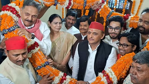 भाजपा के लिए चुनावी दूल्हा हैं नीतीश...CM उम्मीदवार पर अखिलेश का तंज, तेजस्वी को लेकर किया बड़ा दावा