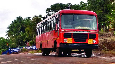 Amravati-Pune Bus Route: दिवाली के अवसर पर अमरावती जिले के हजारों लोग जो पुणे में रहते है, उनकी वापसी के लिए महाराष्ट्र राज्य परिवहन महामंडल ने बस सेवाएं बढ़ाई है।
