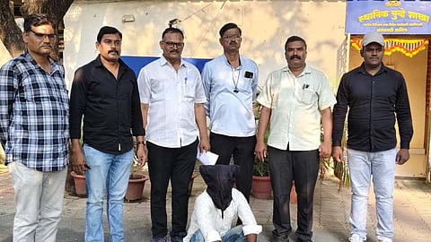 Amravati News: चांदूर रेलवे में प्रेम विवाद ने एक भयावह रुप ले लिया है । दरअसल प्रेमी शुभम हटवार ने अपनी प्रेमिका पूजा उके की हत्या कर उसके शव को रेलवे पुल पर फेंक दिया था। पुलिस ने आरोपी को गिरफ्तार कर लिया है।