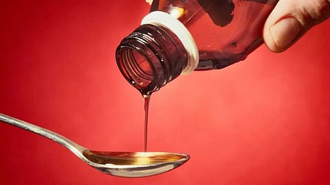 Child Dead in Nagpur: छिंदवाड़ा में सामने आए जहरीले कफ सिरप मामले में एक और मासूम बच्चे की दर्दनाक मौत हो गई है। बच्चे को इलाज के लिए नागपुर लाया गया था, जहां इलाज के दौरान उसकी मृत्यु हो गई।