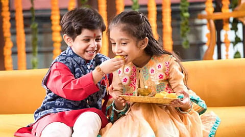 अगर चाहती हैं भाई की लंबी उम्र और खुशहाली, तो बहनें भाई दूज पर गलती से भी न करें ये काम