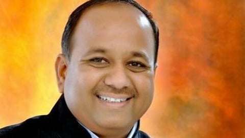 भाजपा जिलाध्यक्ष भास्कर दानवे ने जालना में स्नातक मतदाता पंजीकरण अभियान शुरू किया। कार्यकर्ताओं से हर वर्ग के मतदाताओं को जोड़ने और आगामी चुनाव में जीत सुनिश्चित करने की अपील की।