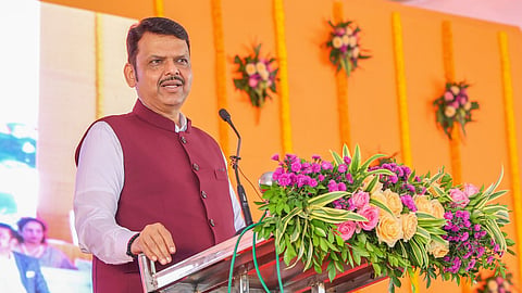 CM Devendra Fadnavis ने हाल ही में सोलापुर से मुंबई के लिए उड़ान सेवा का शुभारंभ किया है। साथ ही फडणवीस ने सोलापुर के विकास को लेकर भी अहम बात कही हैं।