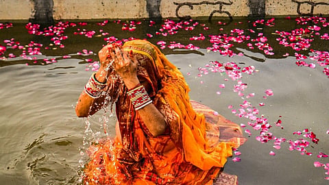छठ पूजा के दौरान जरूर पढ़ें ये कथा, फलित होगी आपकी पूजा