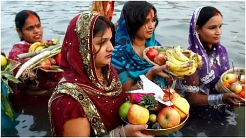 कौन हैं छठी मैया जिनकी विधिवत पूजा से मनोकामनाएं होती हैं पूरी, संतानप्राप्ति का मिलता है आशीष