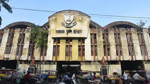 Cotton Market Redevelopment Project: नागपुर के कॉटन मार्केट पुनर्विकास योजना की प्रक्रिया शुरू हो चुकी है। महाराष्ट्र स्थानीय निकाय चुनाव से पहले इसके भूमिपूजन होने की संभावना जताई जा रही है।