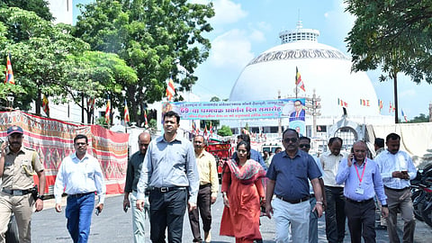 Dhammachakra Pravartan Day: धम्मचक्र प्रवर्तन दिवस पर दीक्षाभूमि में लाखों की संख्या में श्रद्धालु पहुंच रहे है। उनके स्वागत के लिए महानगरपालिका तैयार है। मनपा द्वारा दीक्षाभूमि में नागरी सुविधा है।