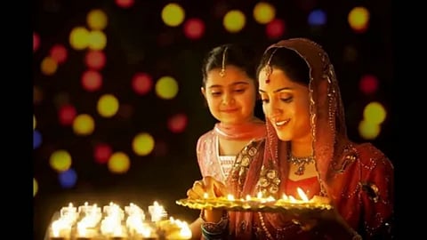 दिवाली के दिन तिजोरी से जुड़े ये खास काम कर लीजिए, साल हर मिलती रहेगी माता लक्ष्मी की कृपा!