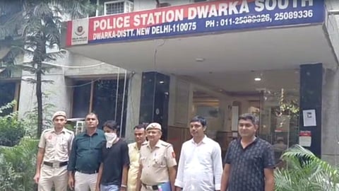 कैब ड्राइवर से लूट के मामले में द्वारका पुलिस की कार्रवाई, 4 अंतरराज्यीय लुटेरे गिरफ्तार