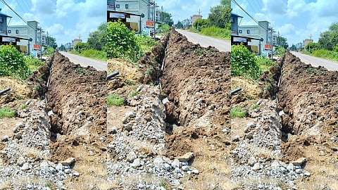 ठेकेदार ने बिना अनुमति खोदी सड़क