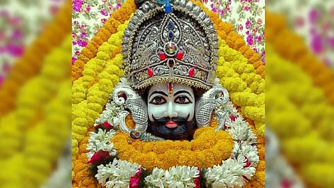 नवंबर में इस दिन बाबा खाटू श्याम का जन्मोत्सव, जानिए चढ़ावे में क्या होता है उनका विशेष भोग