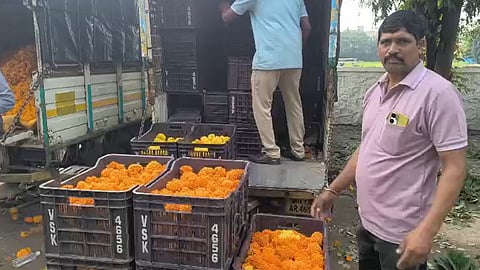 Nashik Dussehra rains cause heavy losses for flower growers