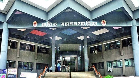 Nashik में 1,100 लिफ्टें बिना लाइसेंस चल रही हैं। जिसके कारण मनपा ने दिवाली के बाद दोषियों पर कार्रवाई का आदेश दिया है। सुरक्षा नियमों की अनदेखी पर अब सख्त दंड तय किया जाएगा।