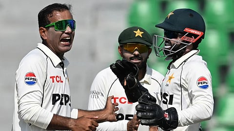 PAK vs SA: साउथ अफ्रीका के खिलाफ पाकिस्तान का दमदार प्रदर्शन, मैच में बनाई पकड़