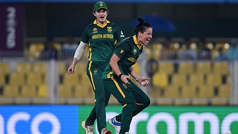 Women's World Cup: इंग्लैंड को 125 रन से धूल चटाकर फाइनल में पहुंची साउथ अफ्रीका, वोलवार्ट का शतक