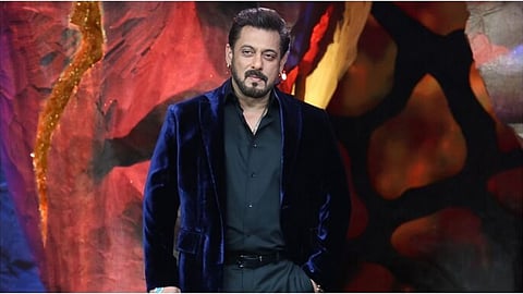 Bigg Boss 19: सलमान खान की 200 करोड़ फीस पर टूटी चुप्पी, मेकर्स ने बताया कैसे बनता है वीकेंड का वार