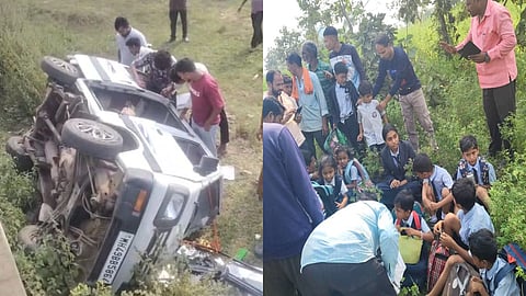 Bhandara School Van Accident: महाराष्ट्र के भंडारा जिले के सुरेवाड़ा क्षेत्र में गुरुवार को एक दर्दनाक सड़क हादसे में 10 स्कूली छात्र घायल हो गए, जब एक स्कूल वैन पुल से नीचे गिर गई।