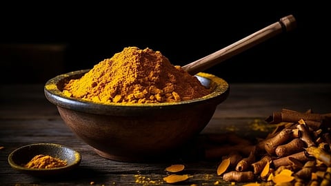 जीवन रक्षक औषधि है हल्दी