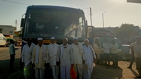 Villagers in Warora Shegaon protested lack of bus service