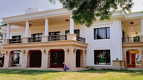 arvind-kejriwal-sheesh-mahal-may-converted-into--government-guest-house