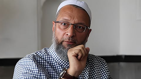 asaduddin-owaisi-ahmednagar-speech-godse-muslim-fadnavis-yogi-attack