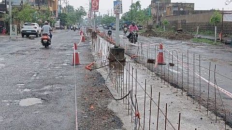chandrapur-municipal-road-dividers-controversy