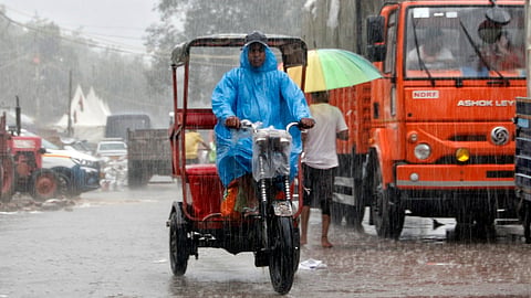 imd-weather-alert-heavy-rain-in-many-states-up-bihar-need-to-stay-safe