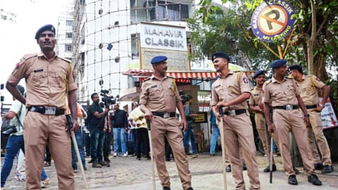 मुंबई: 'कोस्टा सेविंग्स ऐप' घोटाले से सावधान, पुलिस ने जारी की चेतावनी, निवेश से पहले करें जांच