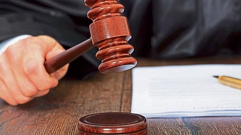 शराबी पिता से 3 वर्षीय बच्ची मां के सुपुर्द