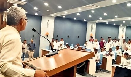 विभिन्न किसान संगठनों के प्रतिनिधि हुए आक्रामक