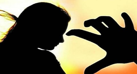 फिर एक नाबालिग छात्रा से दुष्कर्म