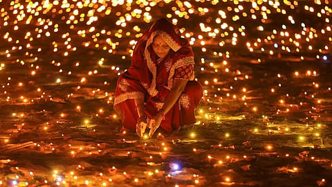 देव दीपावली के दिन बन रहे हैं दुर्लभ संयोग, वृश्चिक के साथ इन राशि के जातकों की बदल जाएगी किस्मत!