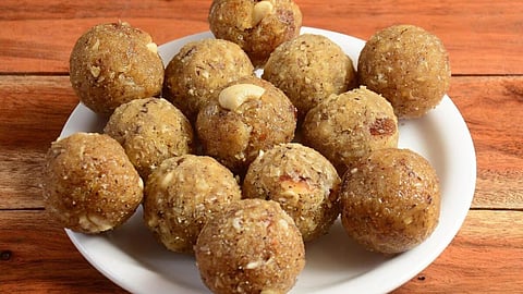 सर्दियों में गोंद के लड्डू बनाने की रेसिपी