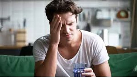 पानी कम पीने से होने वाली बीमारियों की लिस्ट देख डर जाएंगे, कितना पीएं और कब पीएं ये जरूर जानिए