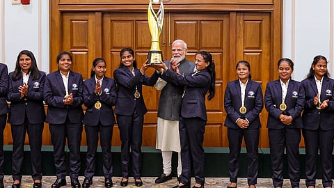 ब्लाइंड T20 विश्व कप विजेता टीम से मिले PM मोदी, सम्मान में झुकाया सिर; मुलाकात का वीडियो हुआ वायरल