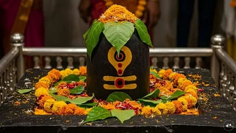 मार्गशीर्ष पूर्णिमा के दिन शिवलिंग को अर्पित करें ये वस्तुएं, मिलेगा सुख-समृद्धि का आशीष