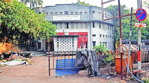 Municipal Corporation Mall in Sokhta Bhavan: पिछले 6 वर्षों से केवल चर्चा में रहे गांधीबाग स्थित सोख्ता भवन की जगह पर प्रस्तावित मॉल का काम जल्द ही शुरू होने की संभावना है।