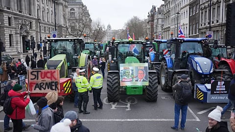farmers-protest-london-tractors-reach-parliament-threaten-government