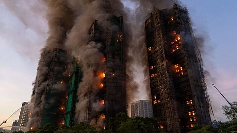 hong-kong-fire-35-floor-apartment-4-dead-residents-trapped-video